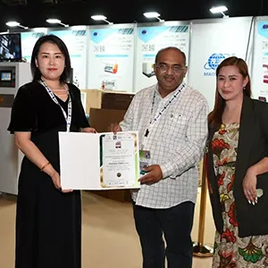 Clientes que visitan nuestra fábrica